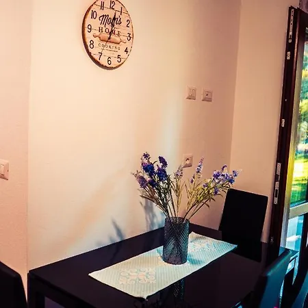 The Vineyards Bed & Breakfast 2*