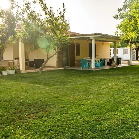 The Vineyards Bed & Breakfast 3*